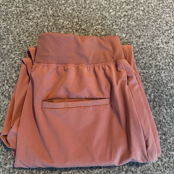 willit scrub like pants. - Picture 4 of 4